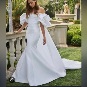 Monique Lhuillier Admire gown